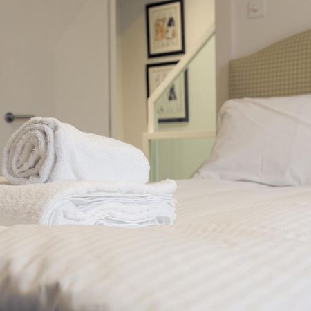 2 Bedroom Apartment Hammersmith Grove Sleeps 4 London Bagian luar foto