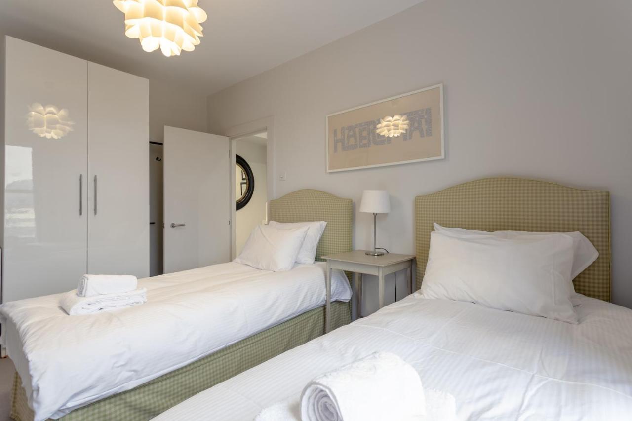 2 Bedroom Apartment Hammersmith Grove Sleeps 4 London Bagian luar foto
