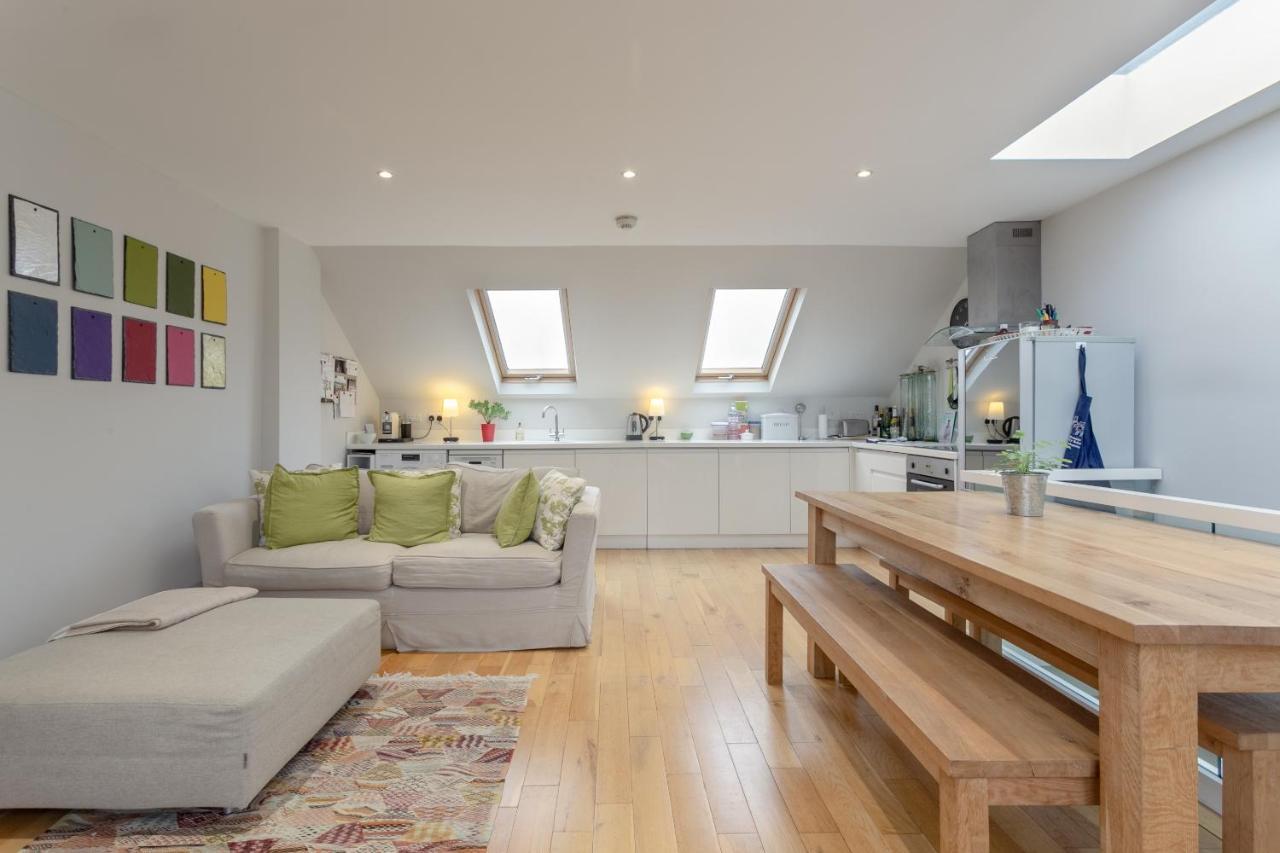 2 Bedroom Apartment Hammersmith Grove Sleeps 4 London Bagian luar foto