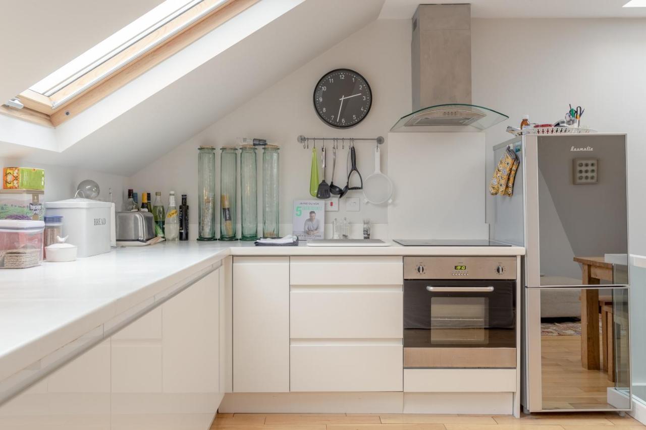 2 Bedroom Apartment Hammersmith Grove Sleeps 4 London Bagian luar foto