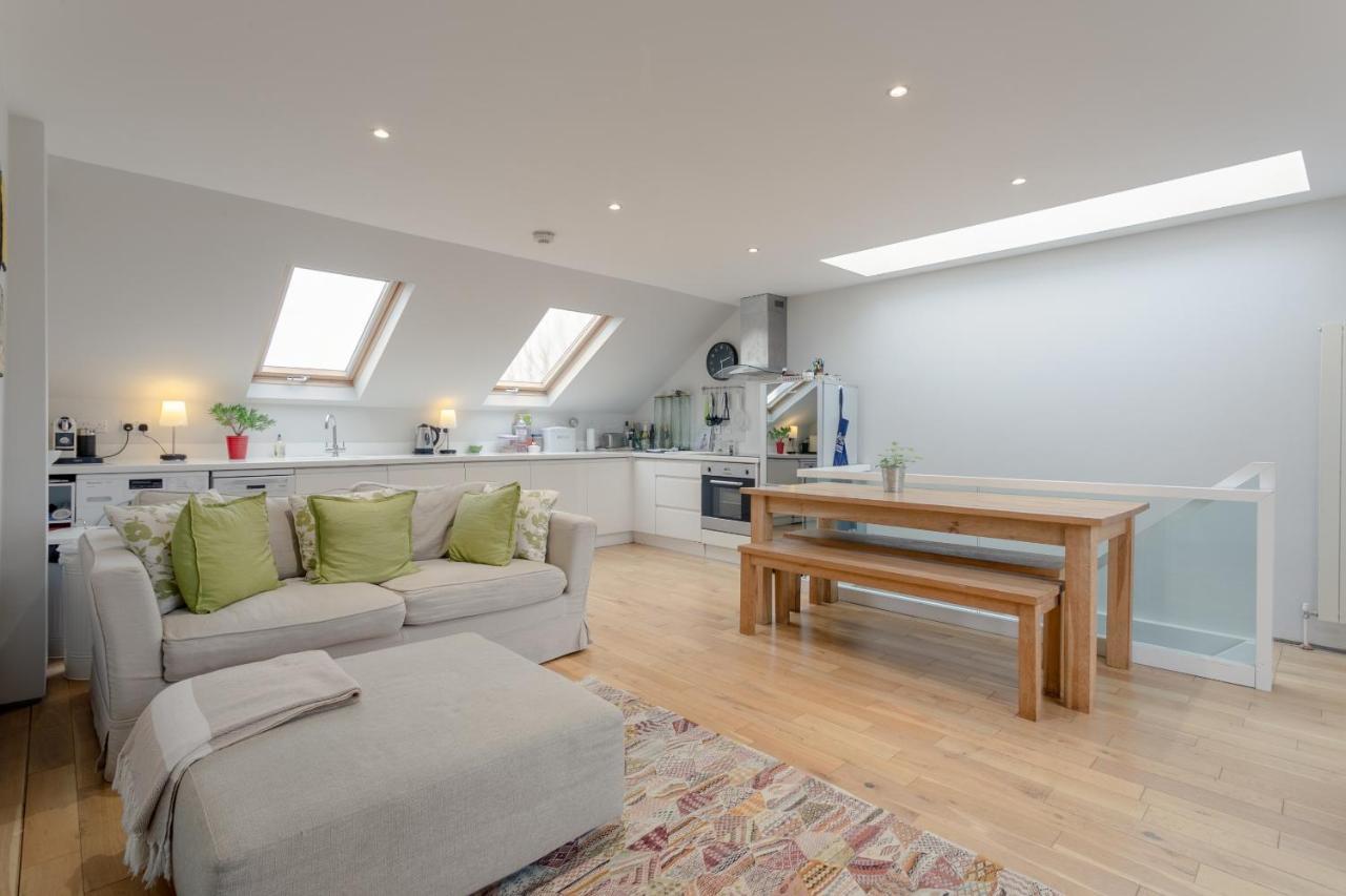 2 Bedroom Apartment Hammersmith Grove Sleeps 4 London Bagian luar foto
